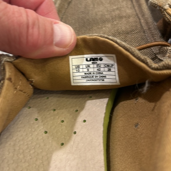 Size 10 tan lamo loafers like new - Picture 3 of 3